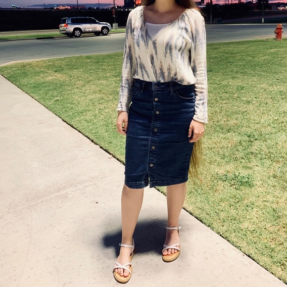 Only One Left!!- Classic Jean Skirt - Picture 6 of 7